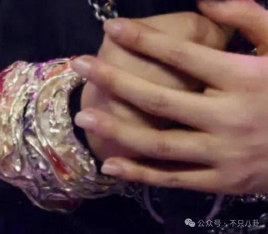 网友扒了他一圈后感慨：人怎么能老实成这样......