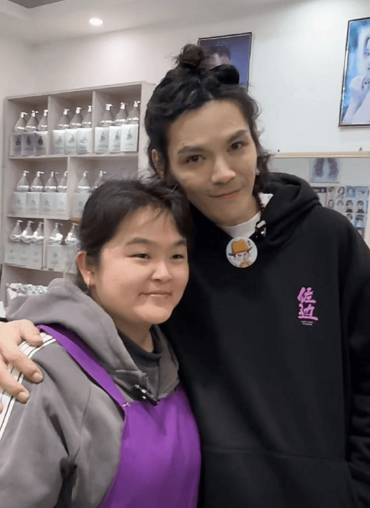 6700万人观看！晓华给向佐做了个啥样的发型？