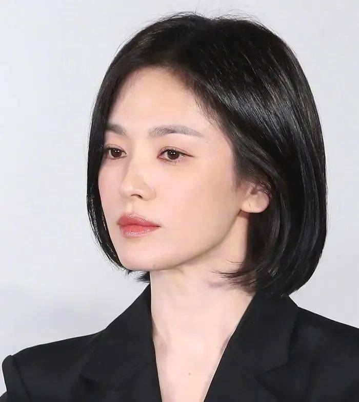 宋慧乔重回大荧幕状态好得出奇，从清纯美少女到知性御姐，一起看看她的演艺之路吧！
