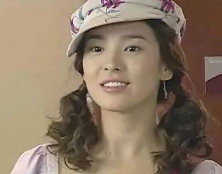 宋慧乔重回大荧幕状态好得出奇，从清纯美少女到知性御姐，一起看看她的演艺之路吧！