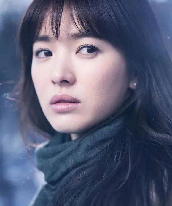 宋慧乔重回大荧幕状态好得出奇，从清纯美少女到知性御姐，一起看看她的演艺之路吧！