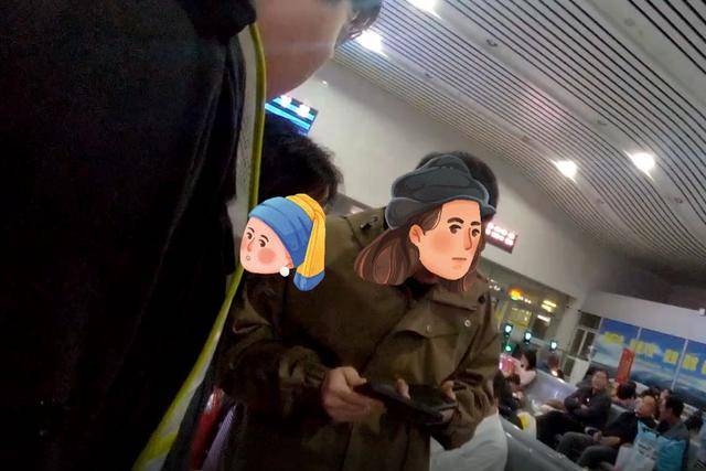 “警察同志，我的手机丢了，有珍贵的照片和重要的工作资料……”