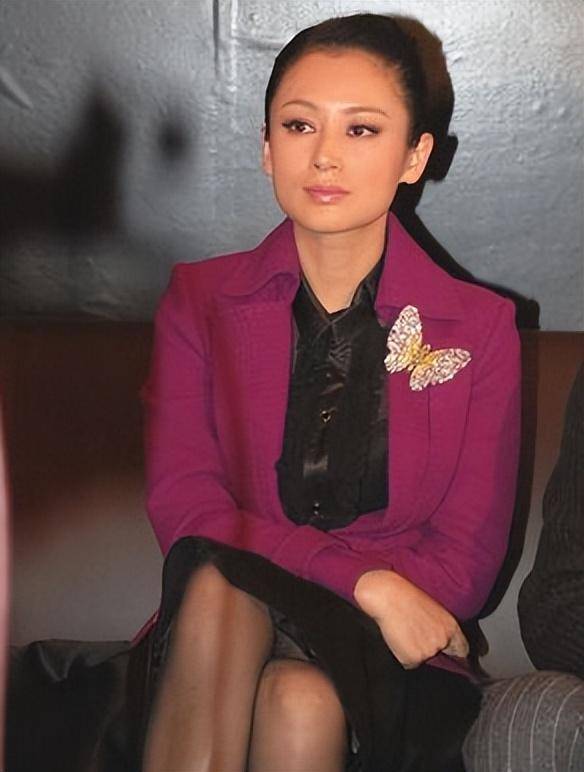 “大陆第一美人”两大名导为其沉迷，今55岁却像25岁的她经历了啥