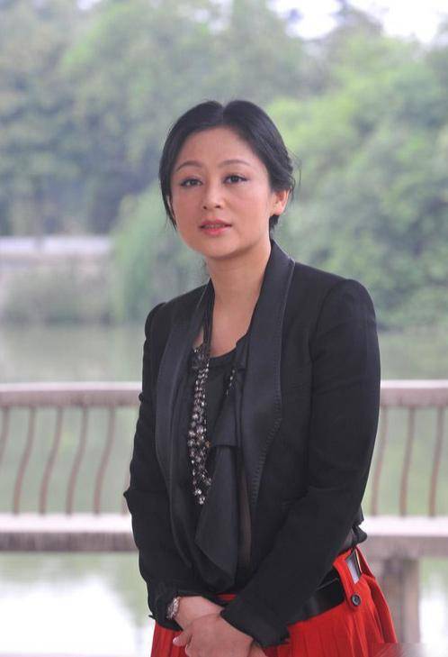 “大陆第一美人”两大名导为其沉迷，今55岁却像25岁的她经历了啥