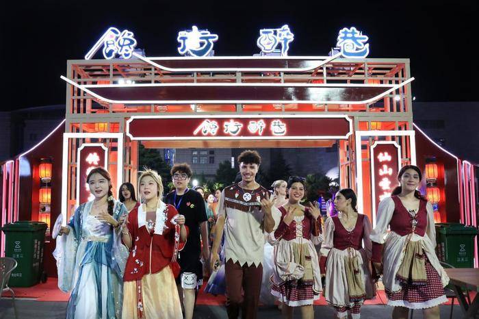 氛围感拉满！体验超棒！市民游客齐赞第35届青岛国际啤酒节崂山会场