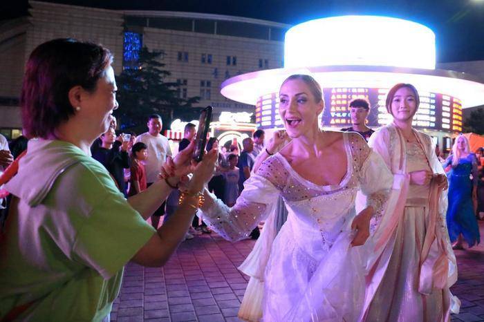 氛围感拉满！体验超棒！市民游客齐赞第35届青岛国际啤酒节崂山会场