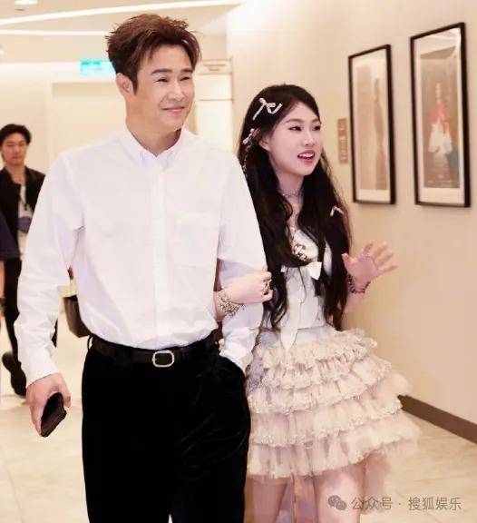 这场晚会台下简直是追星现场,名场面太多了吧?