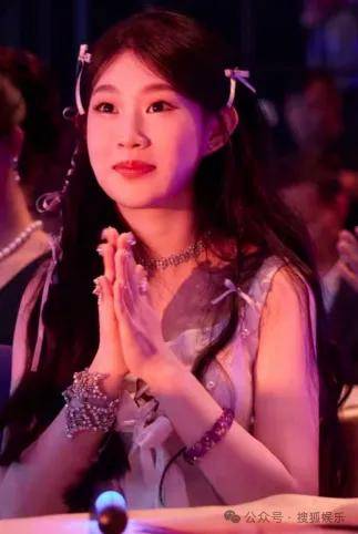 这场晚会台下简直是追星现场,名场面太多了吧?