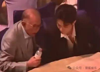 这场晚会台下简直是追星现场,名场面太多了吧?