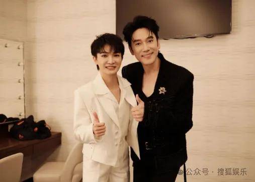 这场晚会台下简直是追星现场,名场面太多了吧?