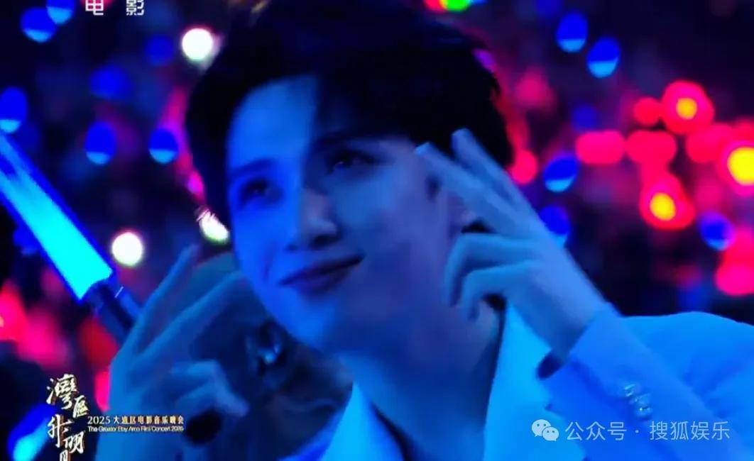 这场晚会台下简直是追星现场,名场面太多了吧?