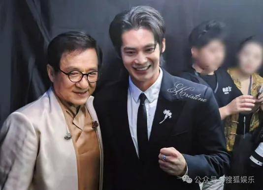 这场晚会台下简直是追星现场,名场面太多了吧?