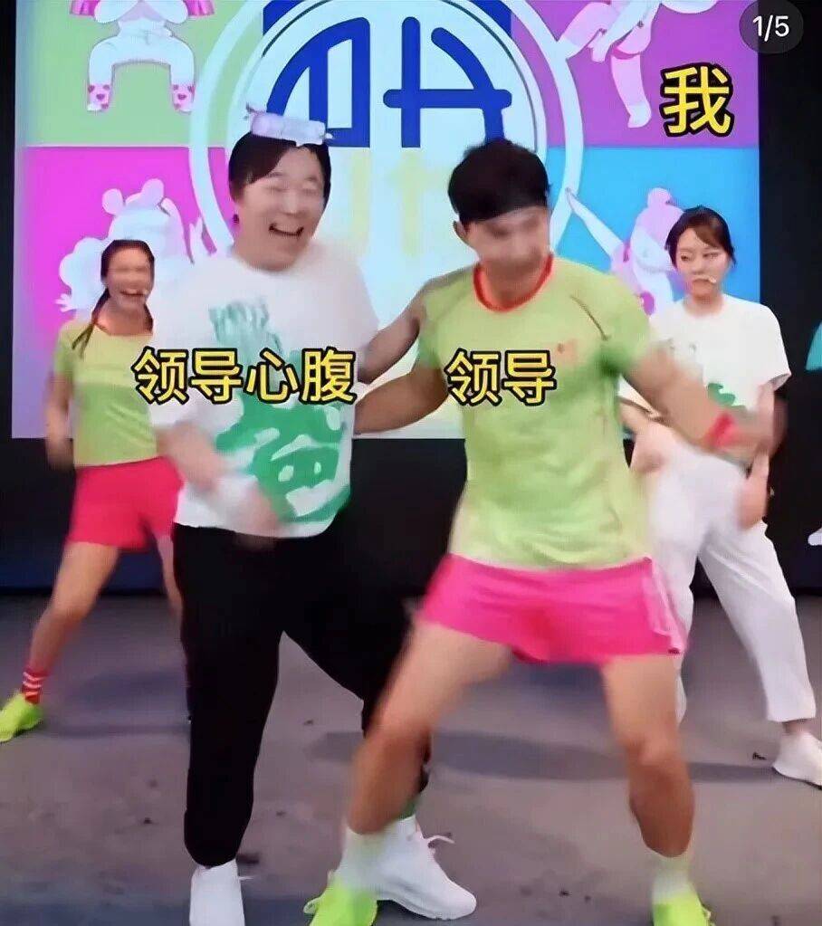 闫妮微醺式演唱再上热搜！35岁爆红后速成大满贯视后，她是松弛美学的代言人