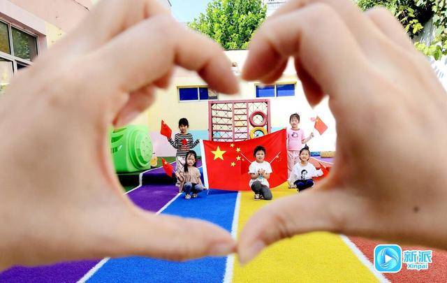 “花式”献祝福，潍坊各地喜迎国庆