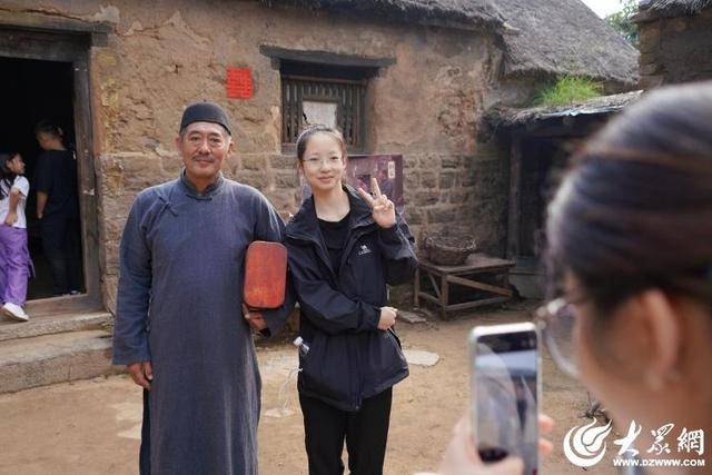 山东沂南：影视剧带火沂蒙山村红色游