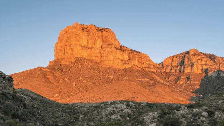 23岁知名网红在攀岩时失足坠崖,直播间观众目睹坠亡瞬间:本已登顶但工具卡在岩壁上需原路返回