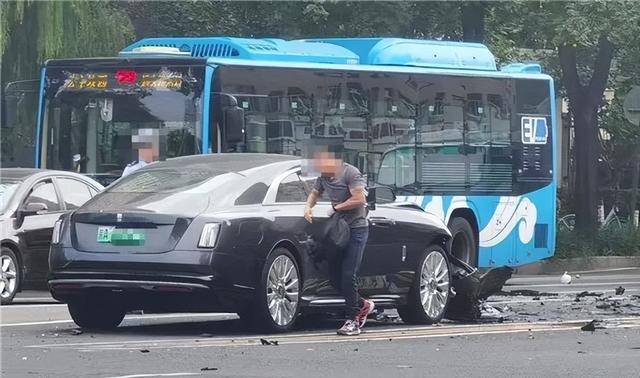 陈震道歉，“吃流量饭，就承受流量的监督和批评吧” 涉事车系4个多月前提的二手车