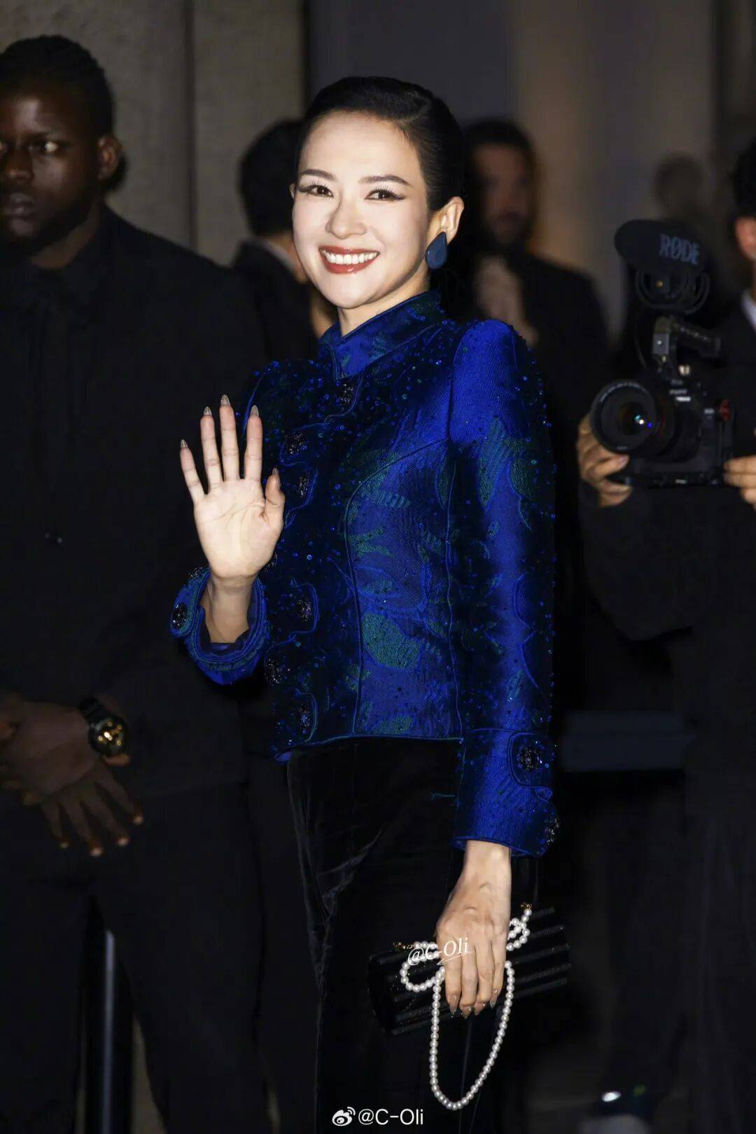 时装周上的女明星，秋冬氛围感一键封顶！