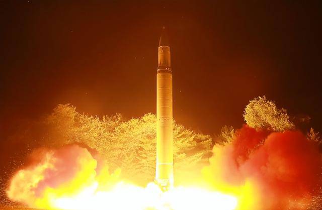 朝鲜一动，韩国坐不住了！韩外长火速来电，王毅提2硬要求