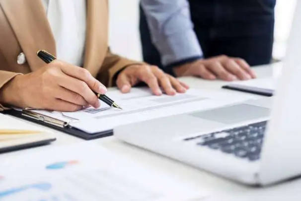 【立方早知道】千亿医疗器械龙头拟赴港上市/稀土龙头，集体预增/一基金拟减持天力锂能3％股份