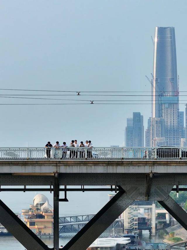 今天是她68岁生日,武汉人:不准退休!