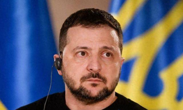 普京拒绝后,特朗普叫停普特会!12国倒戈,泽连斯基决定停火?