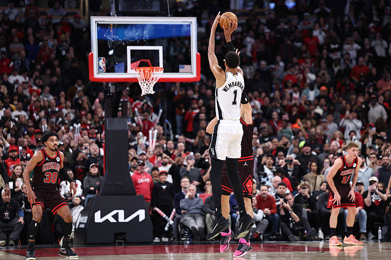 成NBA历史首人,文班亚马:已准备好挑战更强的球队