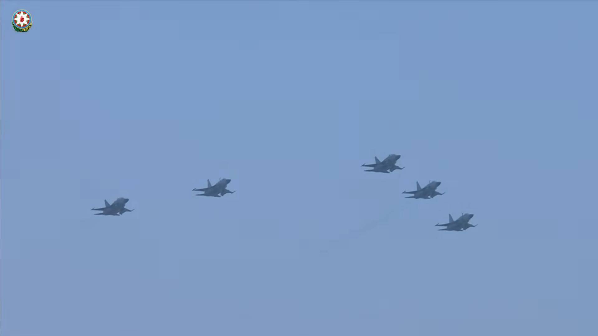 反转再反转,终于实锤!阿塞拜疆官宣装备5架枭龙,吊打所有邻国