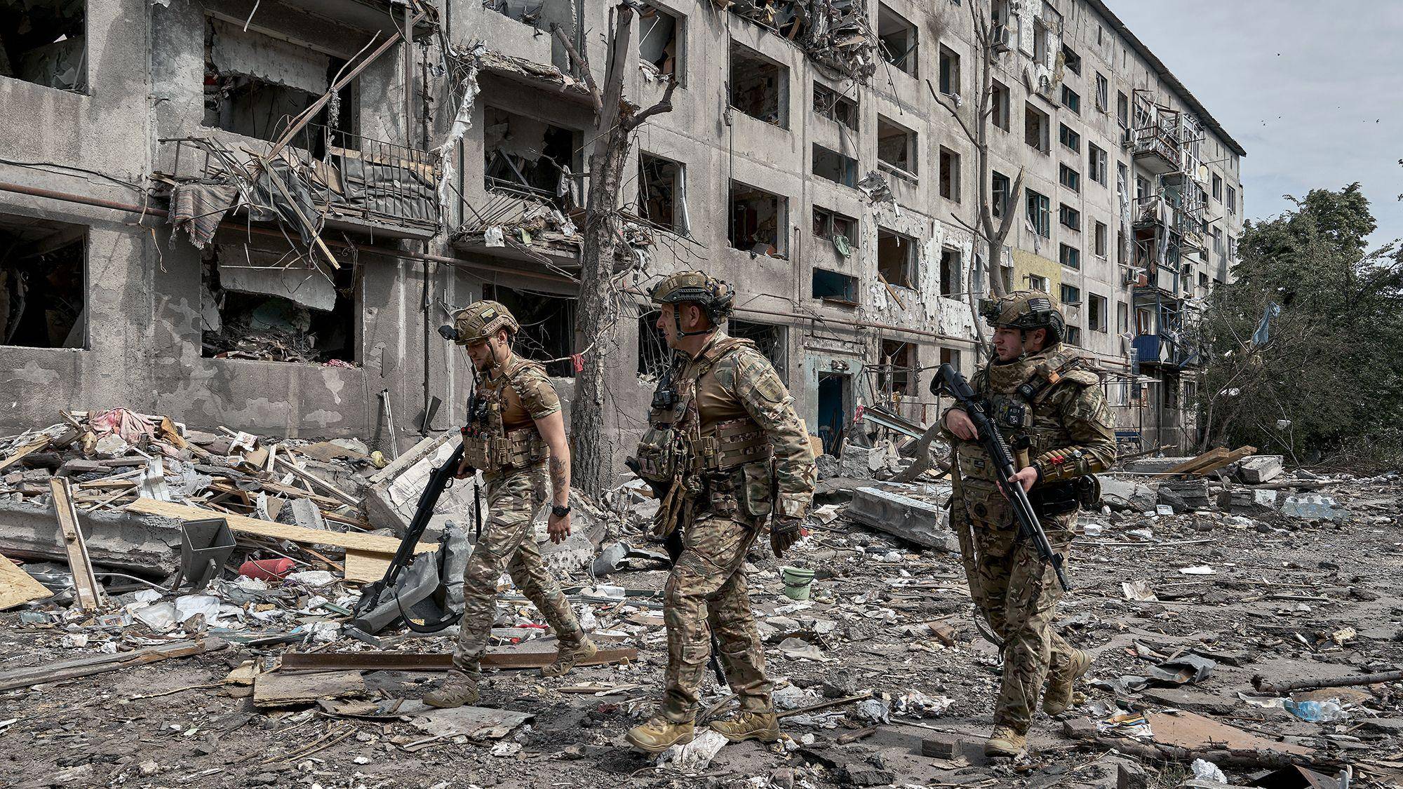 俄罗斯坦克大军强突乌克兰第七州,美媒:乌军一个旅仅有30%官兵